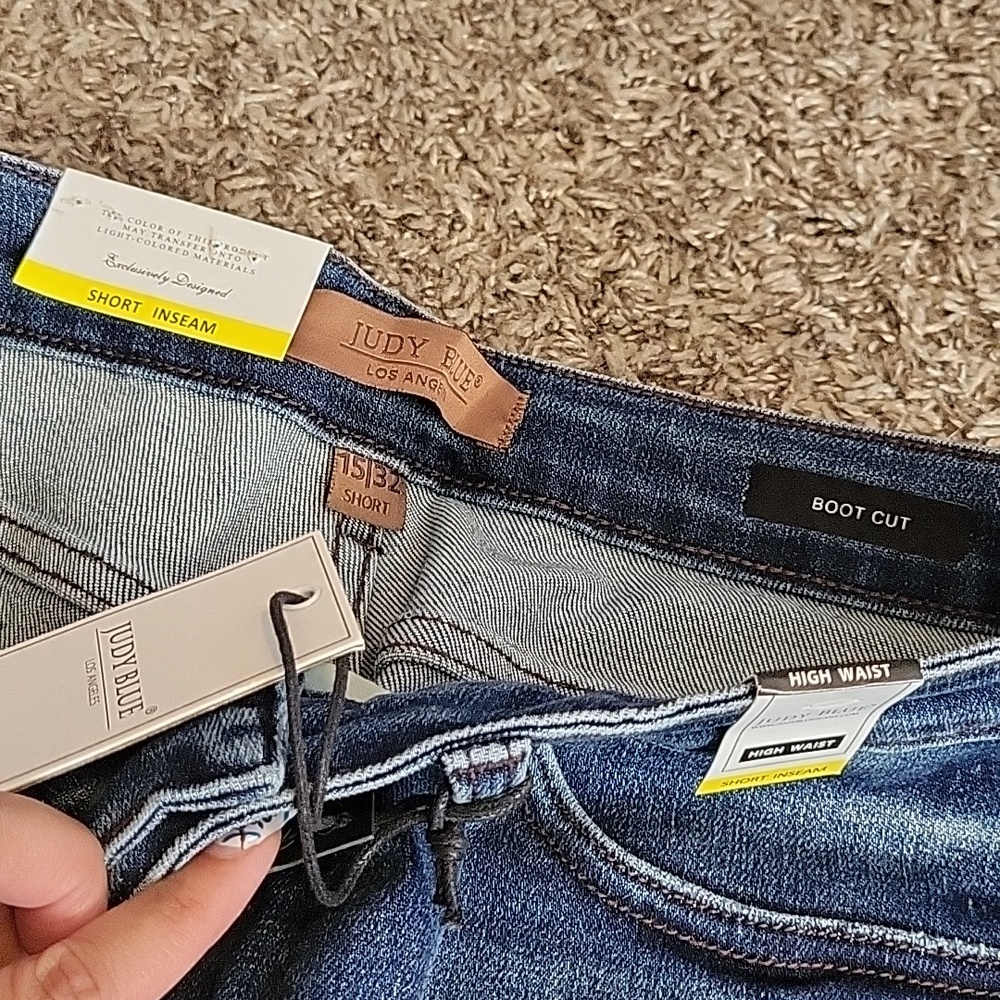 Judy Blue Jeans Whiskered Boot Cut Daisy Short Inseam 15 / 32 Dark Blue New - Picture 13 of 14